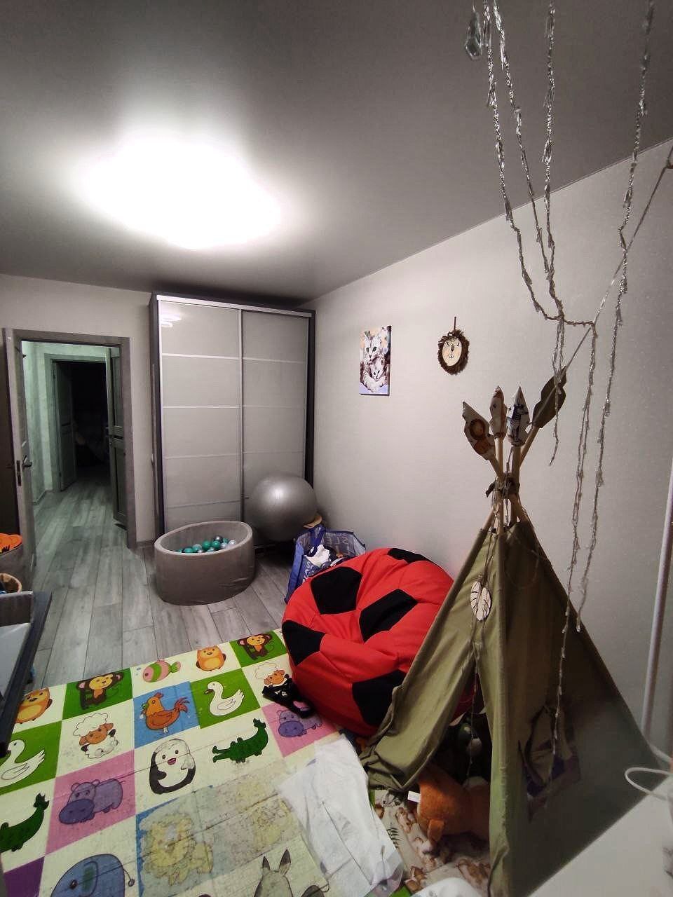 Продаж 4-кімнатної квартири 81.6 м², Героїв Крут вул.