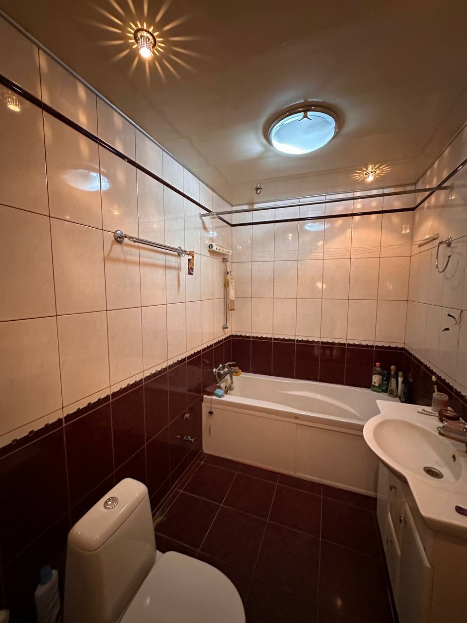 Продажа 2-комнатной квартиры 76.1 м², Героев Небесной Сотни ул.