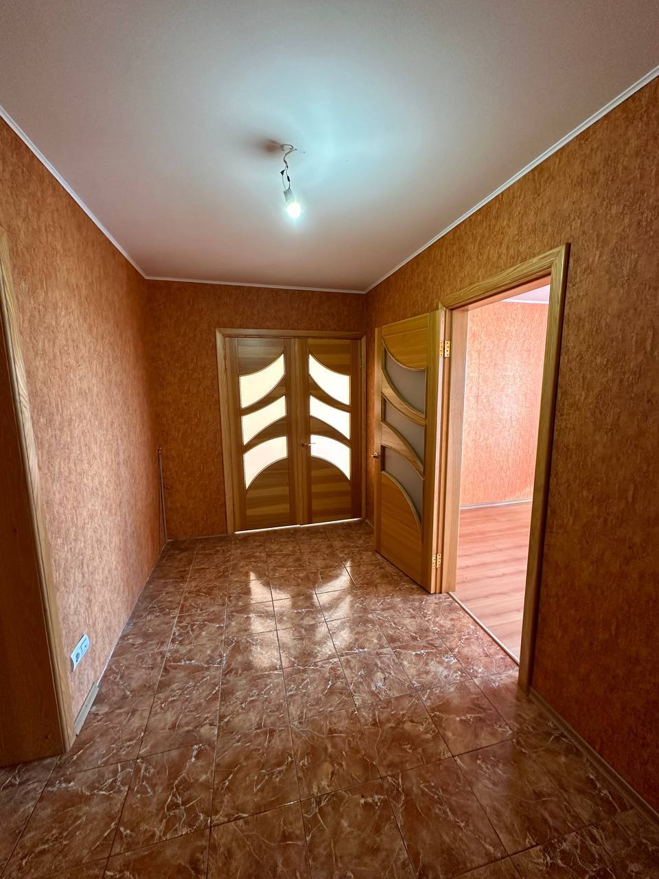 Продажа 2-комнатной квартиры 76.1 м², Героев Небесной Сотни ул.