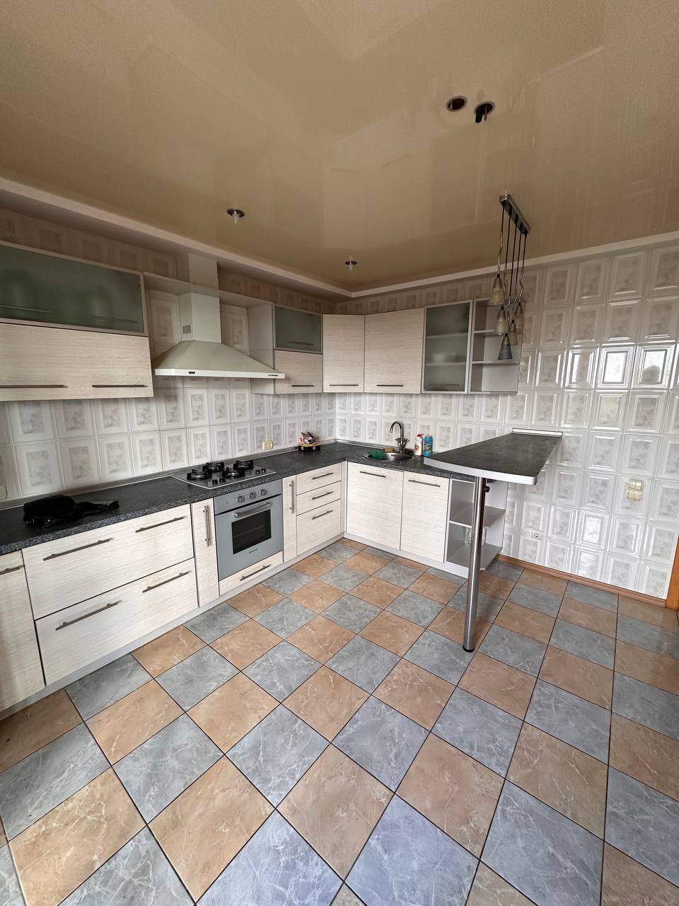 Продажа 2-комнатной квартиры 76.1 м², Героев Небесной Сотни ул.