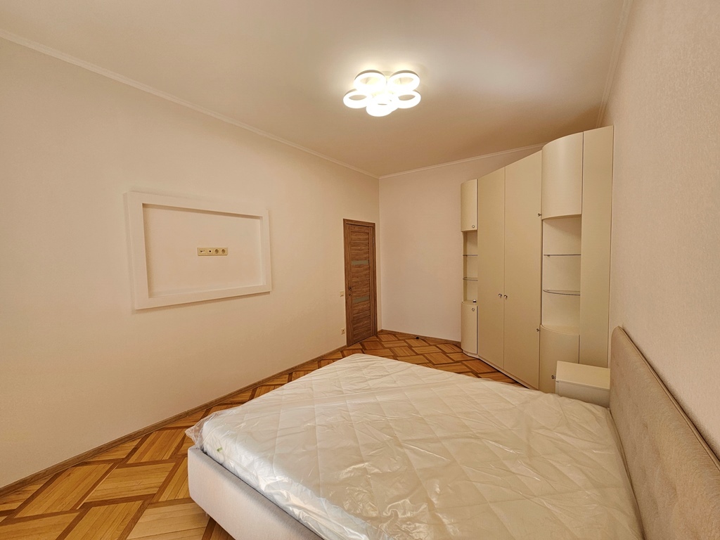 Продажа 3-комнатной квартиры 70 м², Иоанна Павла II ул., 7