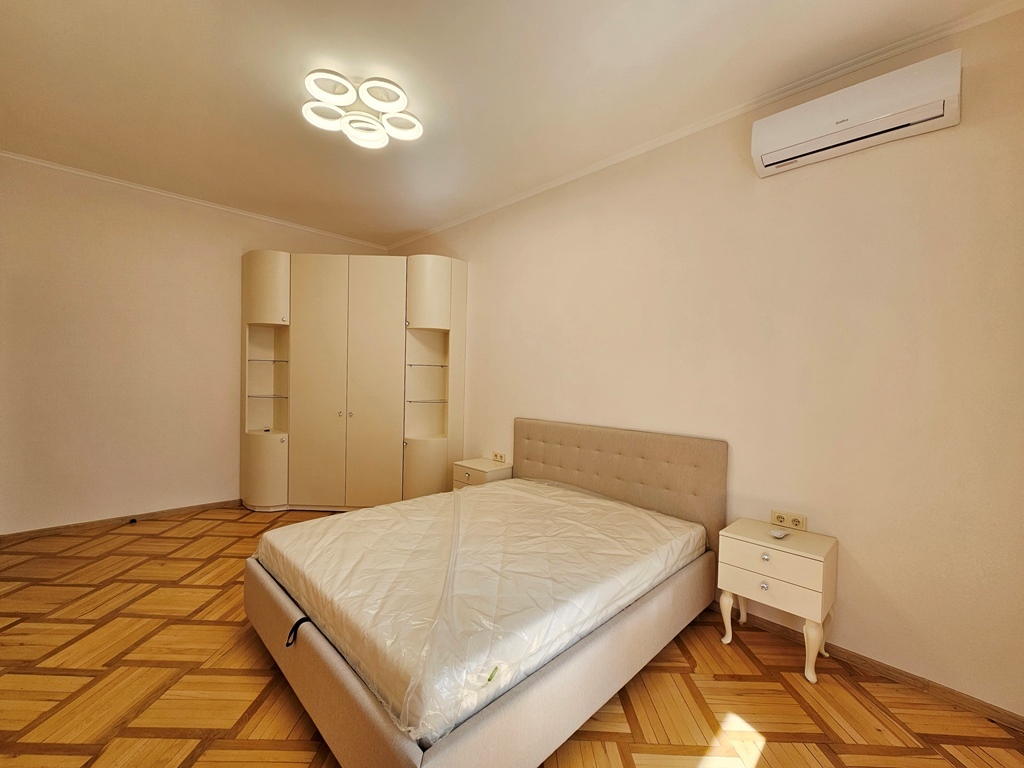 Продажа 3-комнатной квартиры 70 м², Иоанна Павла II ул., 7