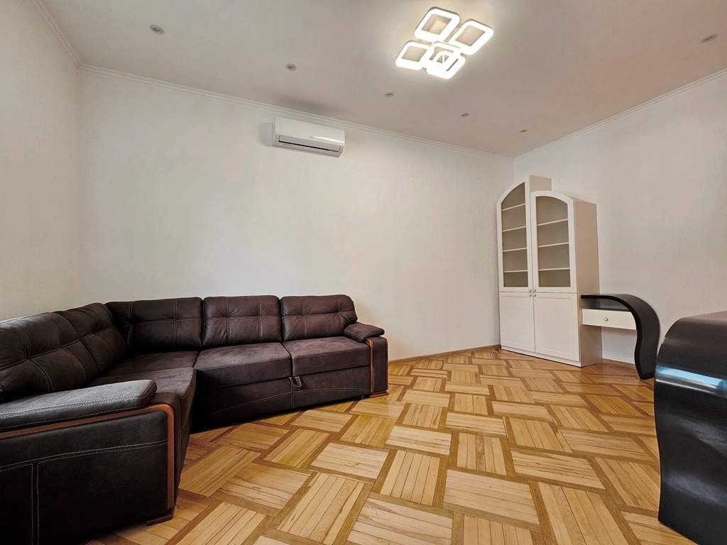 Продажа 3-комнатной квартиры 70 м², Иоанна Павла II ул., 7