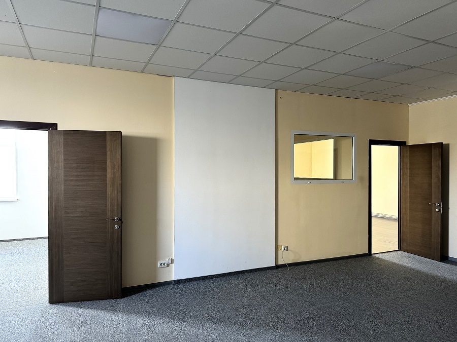 Оренда офісу 180 м², Микільсько-Слобідська вул., 1А