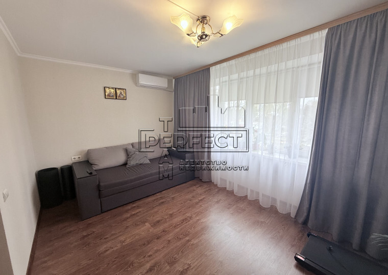 Продажа 1-комнатной квартиры 25 м², Верховинная ул., 81