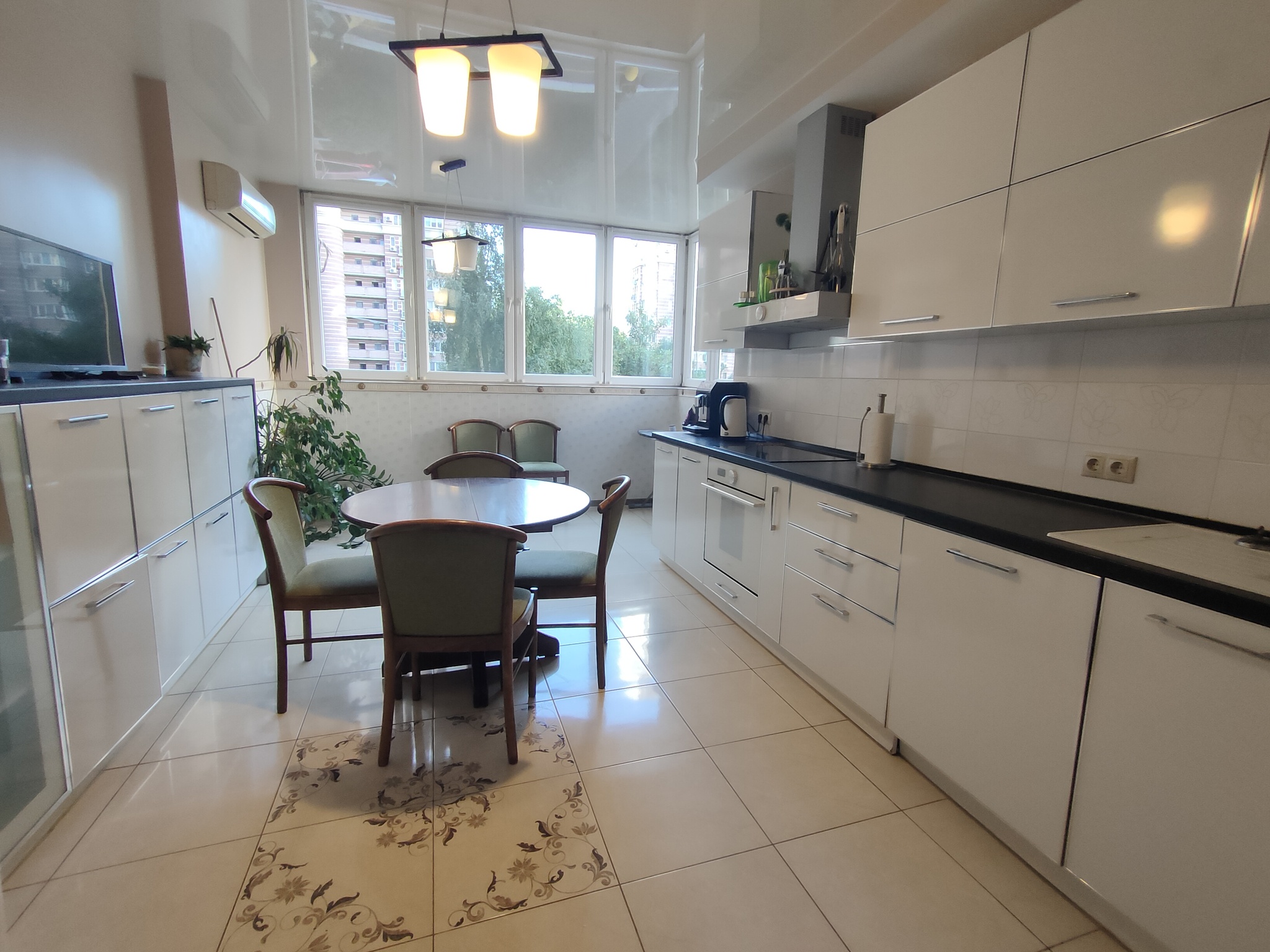 Оренда 2-кімнатної квартири 98 м², Голосіївська пл., вул.13Б