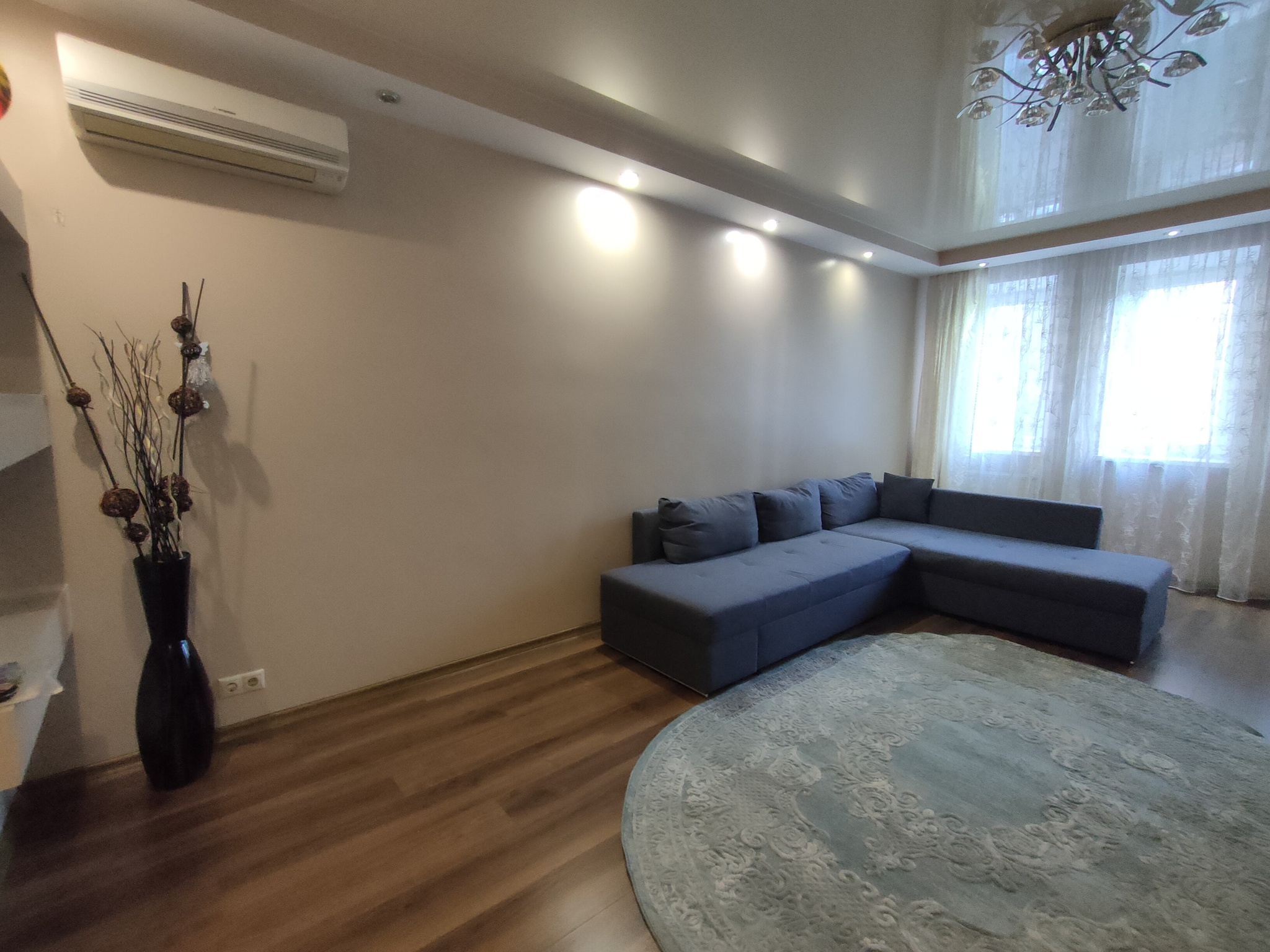 Оренда 2-кімнатної квартири 98 м², Голосіївська пл., вул.13Б