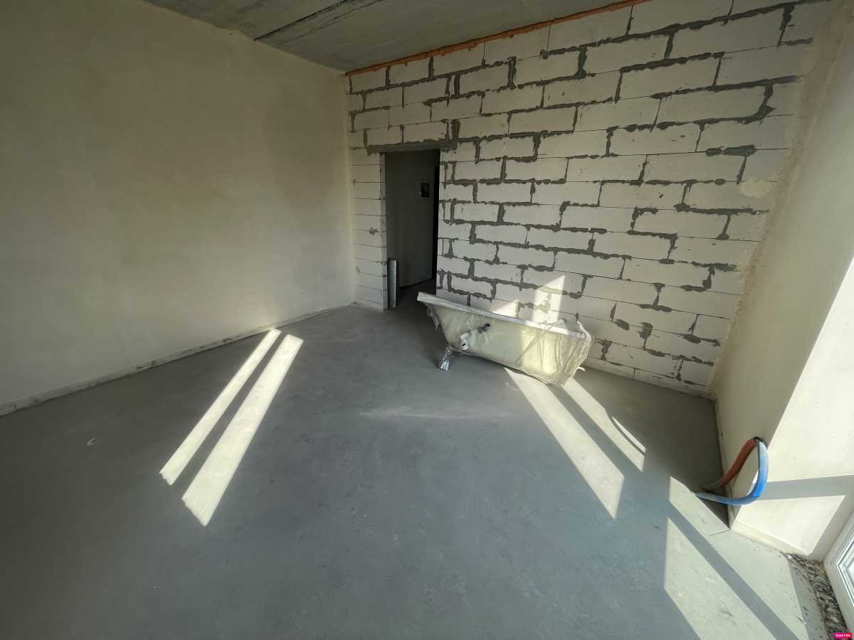 Продажа 1-комнатной квартиры 42 м², Сергея Колоса ул.