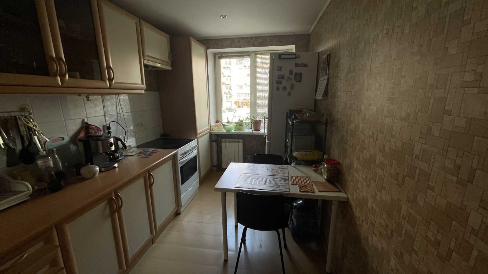 Продаж 3-кімнатної квартири 76 м², Золотоустівська вул., 48