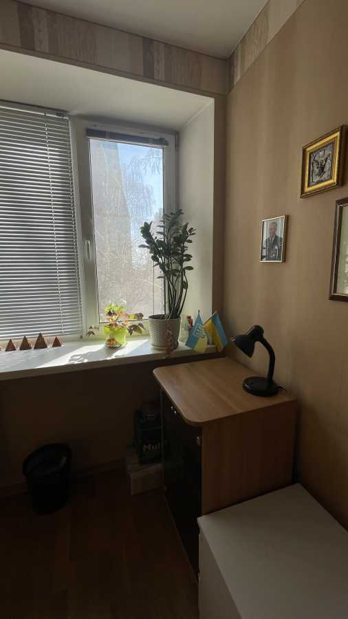 Продаж 3-кімнатної квартири 76 м², Золотоустівська вул., 48