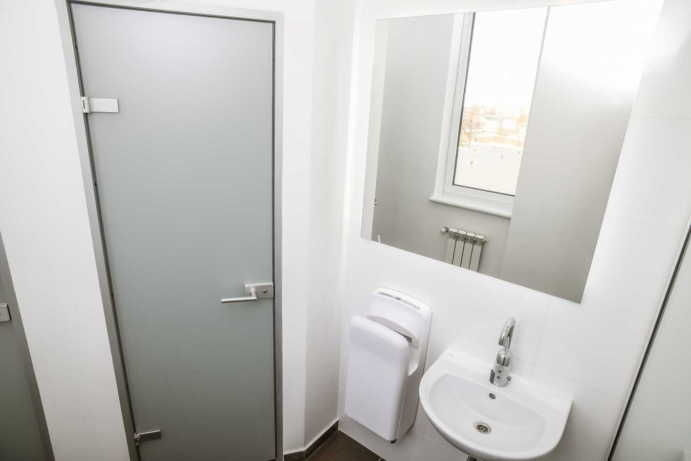 Оренда офісу 10 м², Євгена Сверстюка вул., 11ж