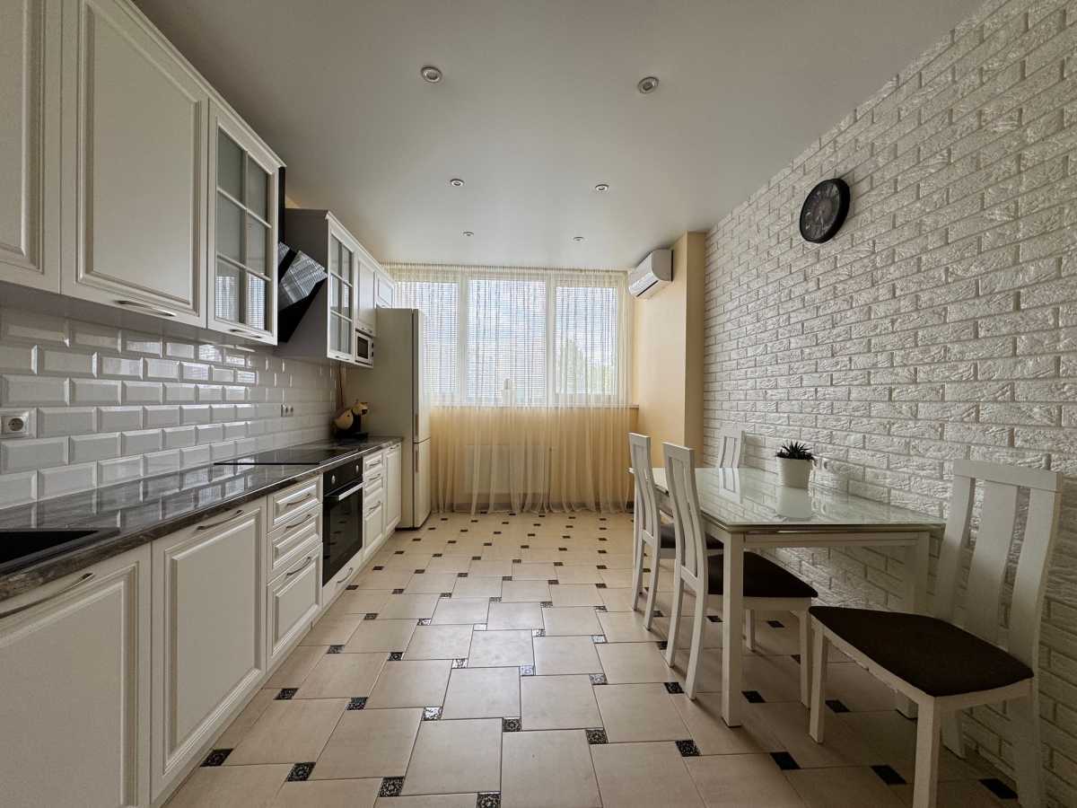 Продажа 2-комнатной квартиры 76 м², Ревуцкого ул., 40Г