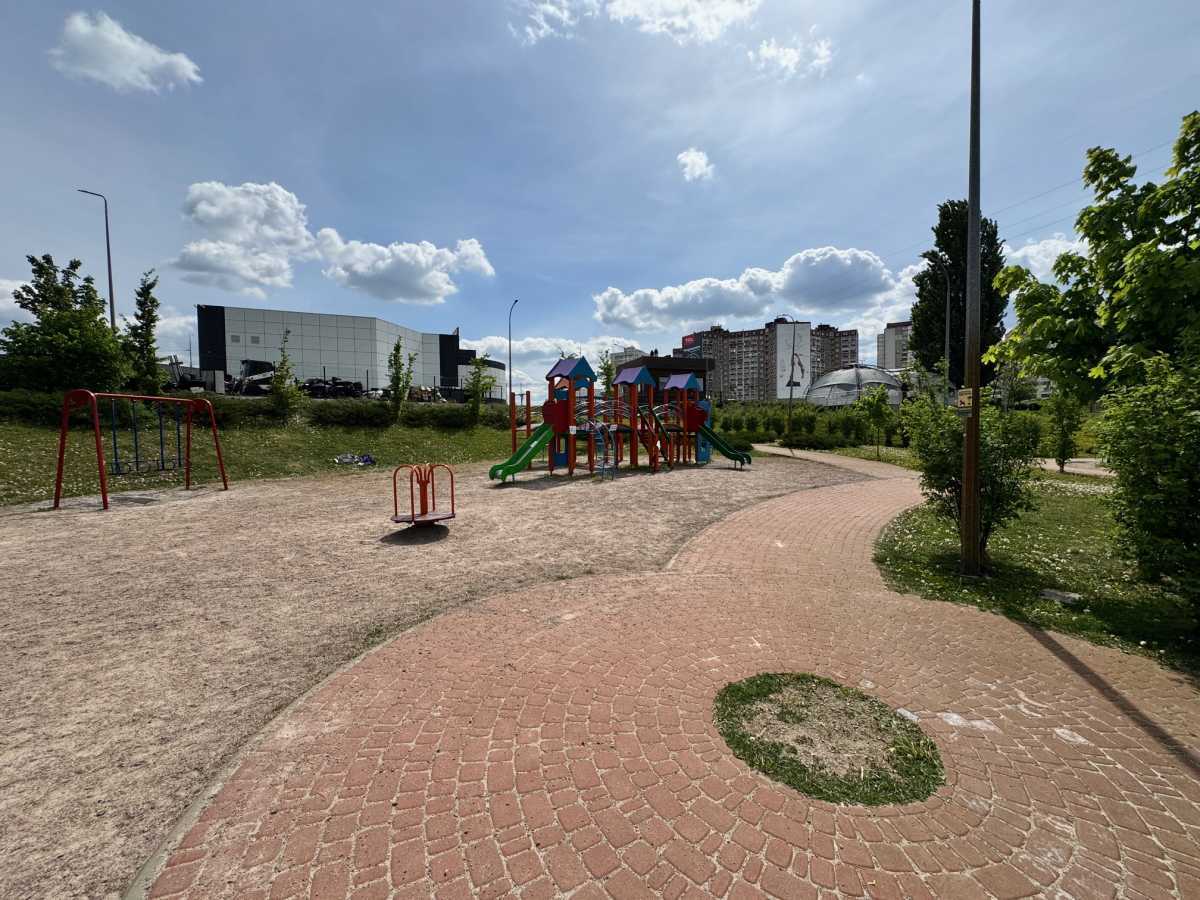 Продажа 2-комнатной квартиры 76 м², Ревуцкого ул., 40Г