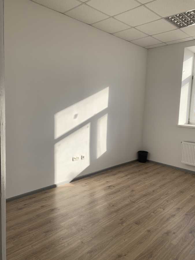 Аренда офиса 42.5 м², Викентия Хвойки ул., 21