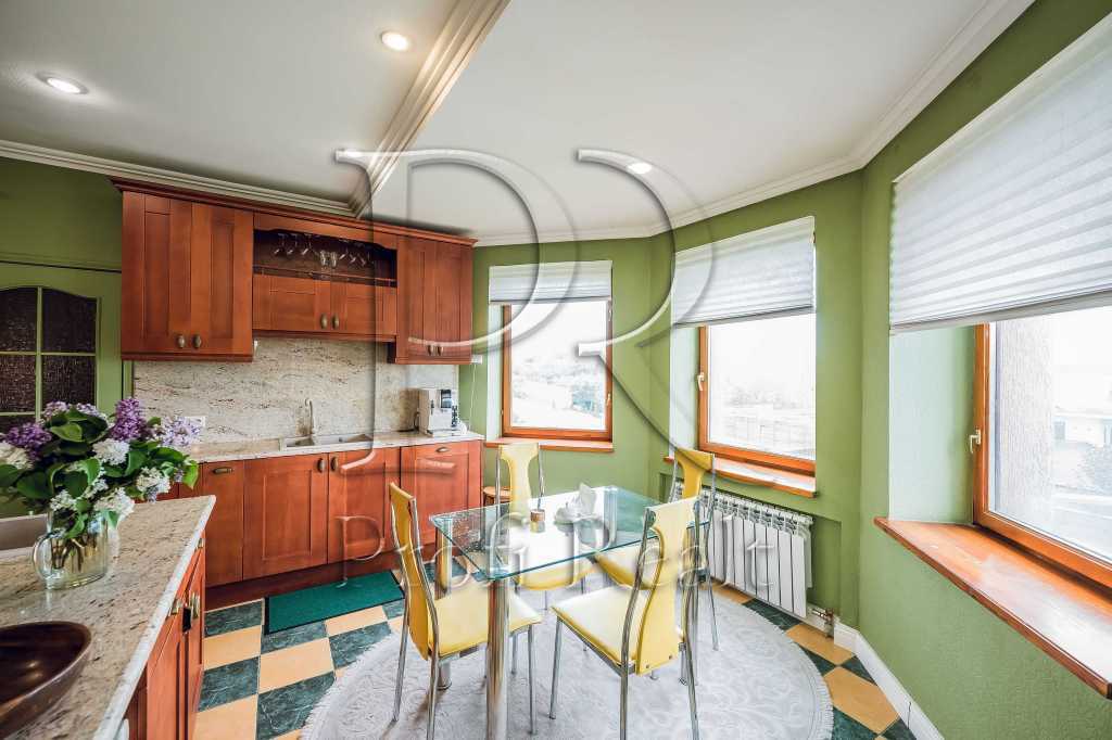 Продажа дома 290 м², Травнева вулиця