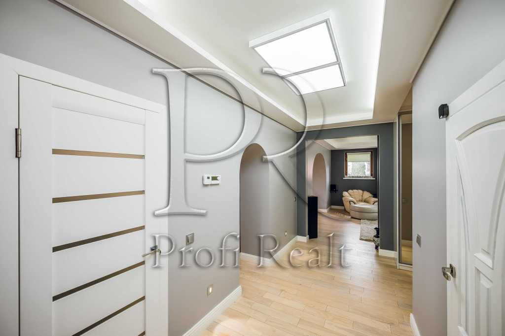 Продажа дома 290 м², Травнева вулиця