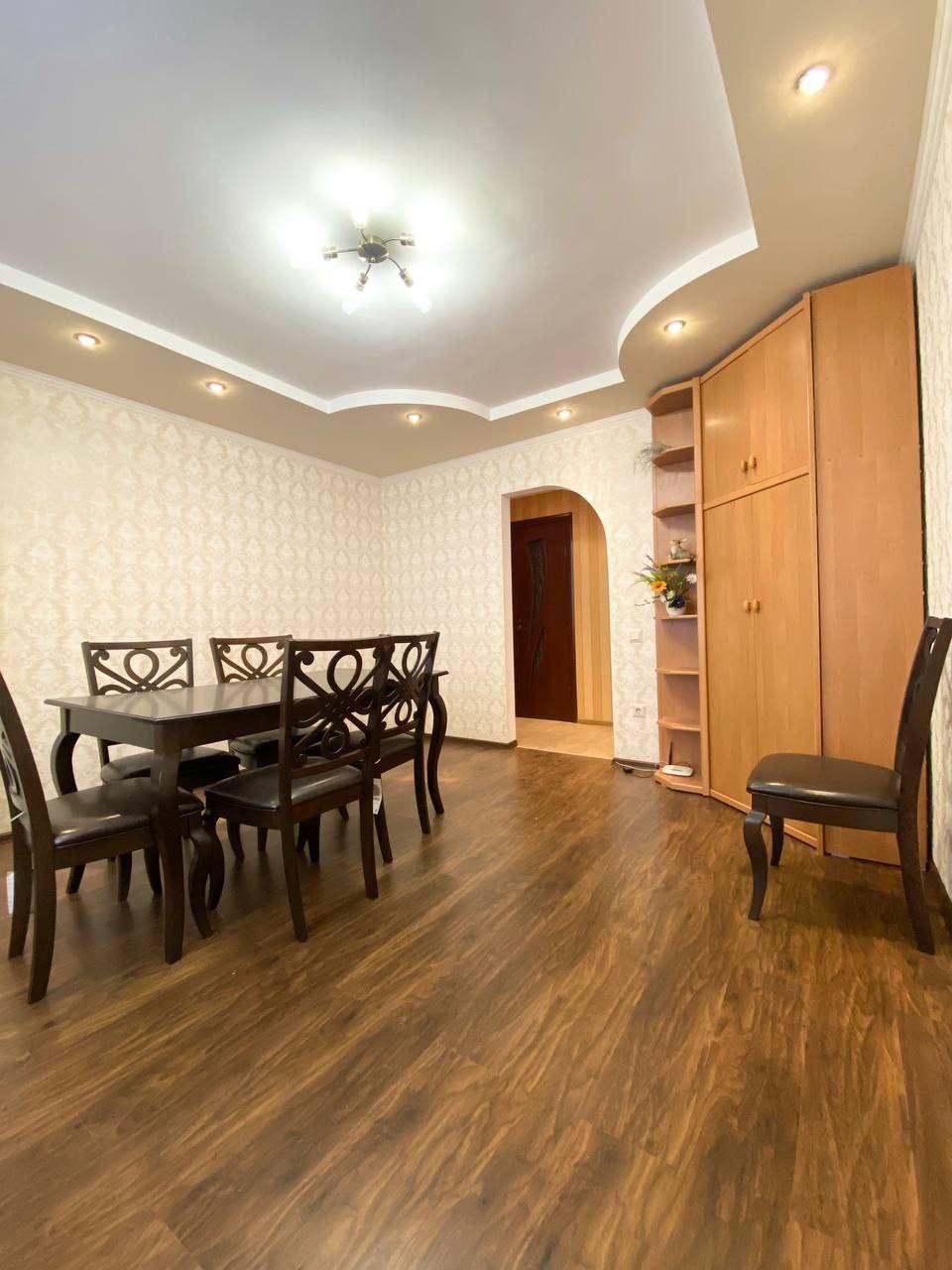 Продаж 2-кімнатної квартири 54 м², Данила Галицького вул.