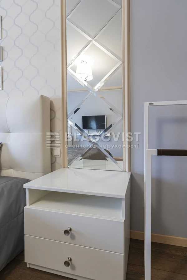 Продаж 3-кімнатної квартири 91.3 м², Урлівська вул., 24