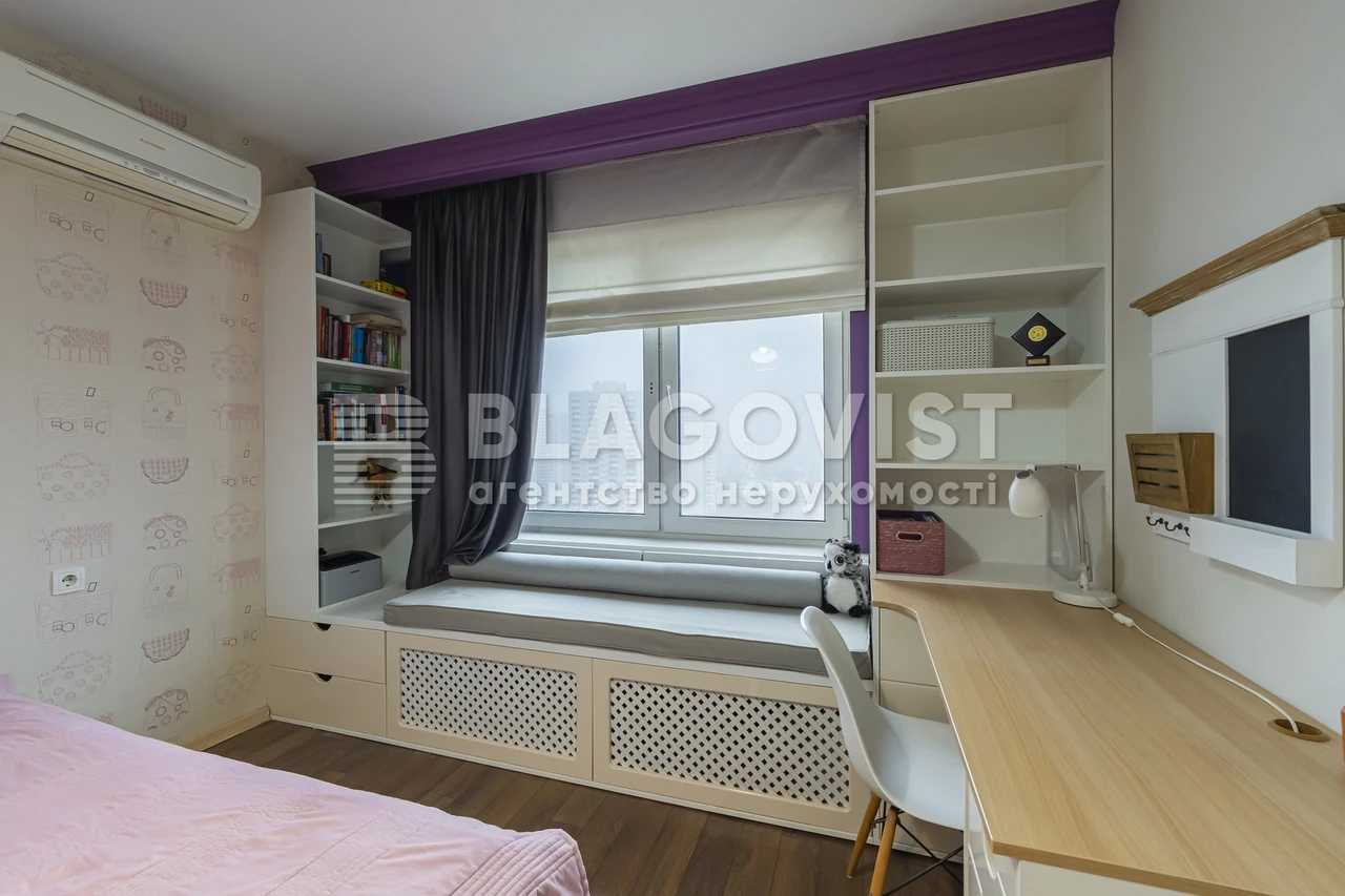 Продаж 3-кімнатної квартири 91.3 м², Урлівська вул., 24