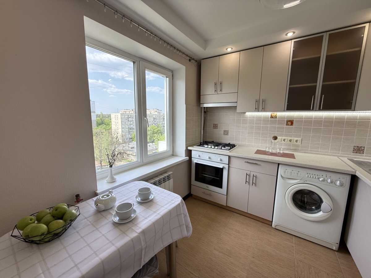 Продажа 3-комнатной квартиры 61 м², Светлицкого ул., 24В