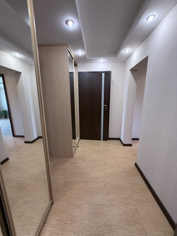 Продажа 3-комнатной квартиры 61 м², Светлицкого ул., 24В