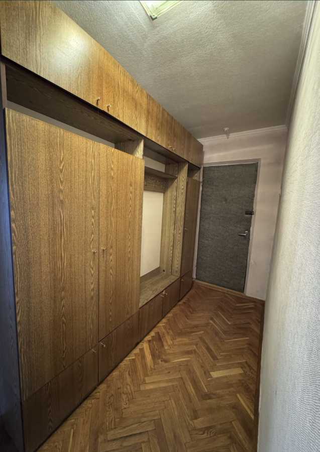 Продажа 3-комнатной квартиры 68 м², Свободы просп., 28А