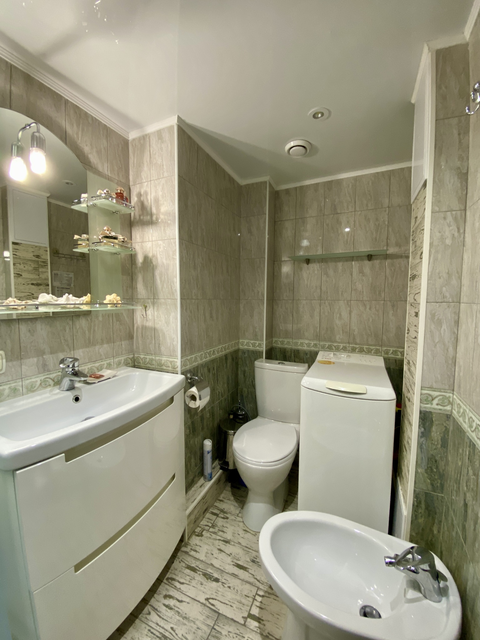 Продажа 3-комнатной квартиры 66 м², Богоявленский просп., 325/1