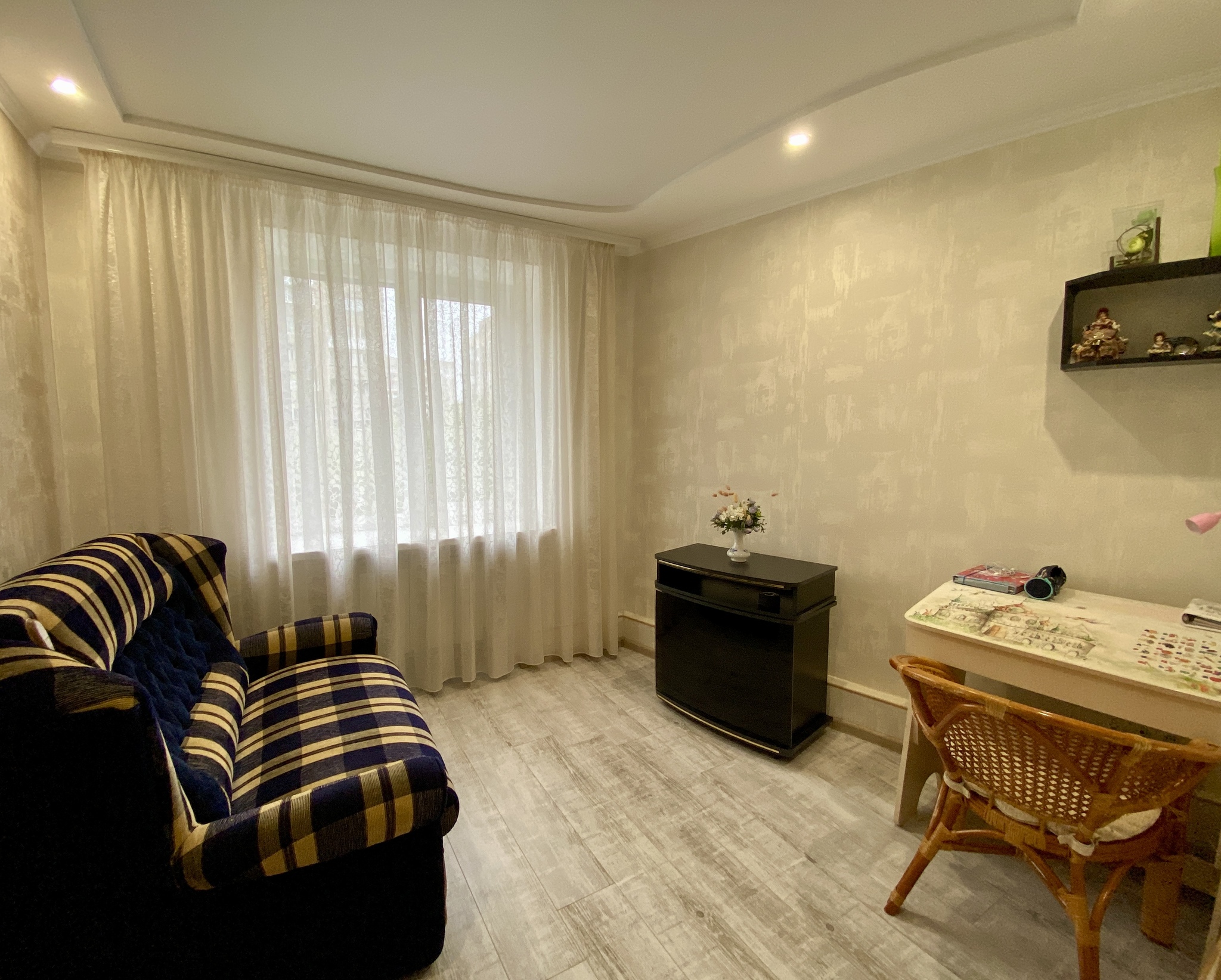 Продажа 3-комнатной квартиры 66 м², Богоявленский просп., 325/1
