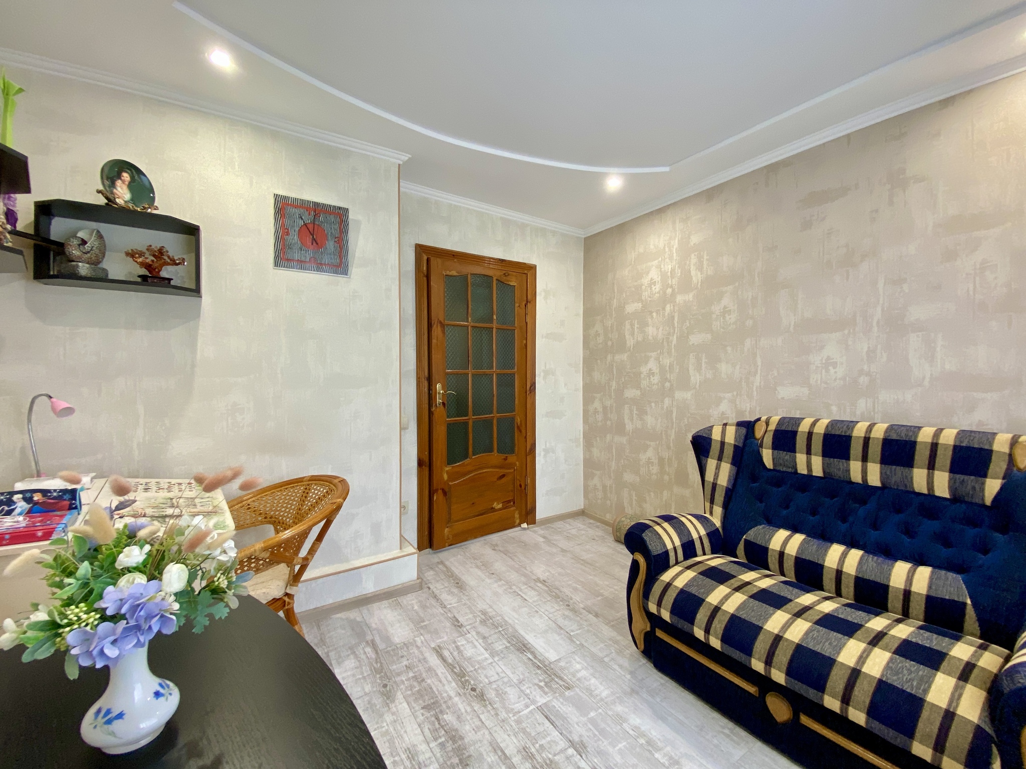 Продажа 3-комнатной квартиры 66 м², Богоявленский просп., 325/1