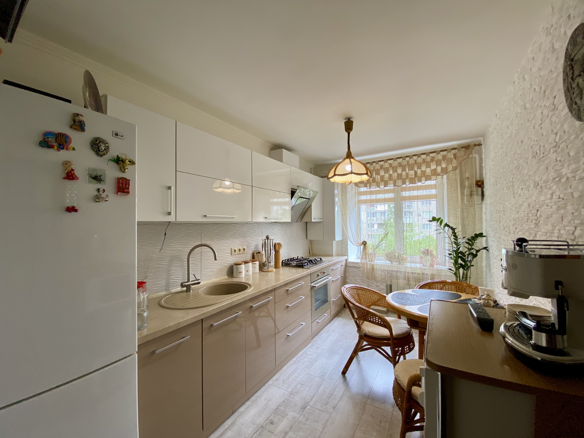 Продажа 3-комнатной квартиры 66 м², Богоявленский просп., 325/1