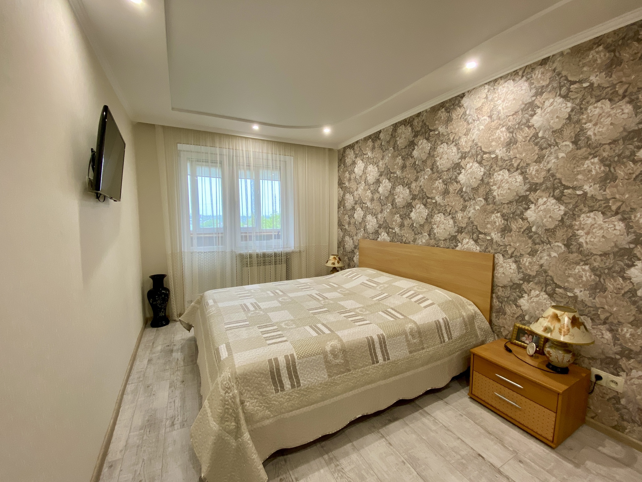 Продажа 3-комнатной квартиры 66 м², Богоявленский просп., 325/1