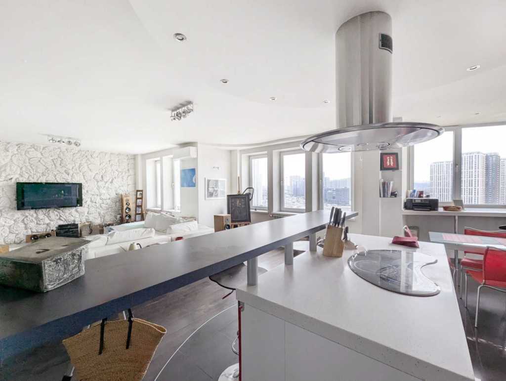 Продажа 2-комнатной квартиры 101 м², Николая Бажана просп., 10