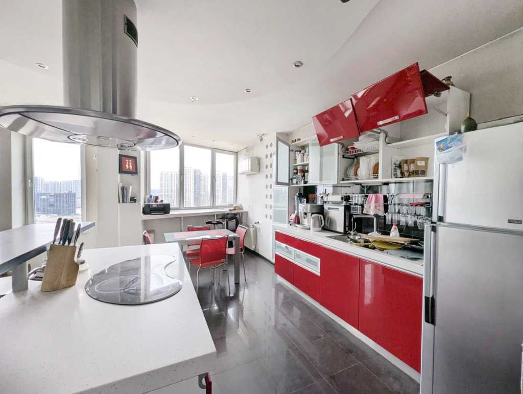 Продажа 2-комнатной квартиры 101 м², Николая Бажана просп., 10
