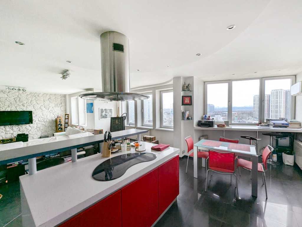 Продажа 2-комнатной квартиры 101 м², Николая Бажана просп., 10