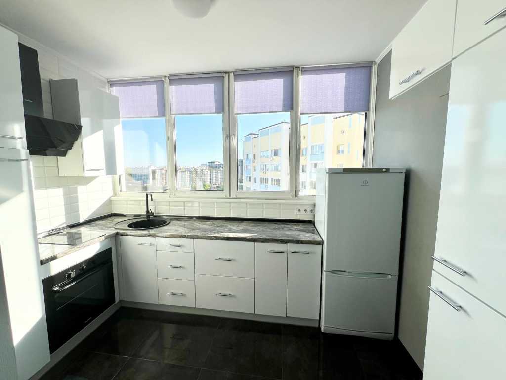 Продажа 2-комнатной квартиры 65 м², Боголюбова ул., 33