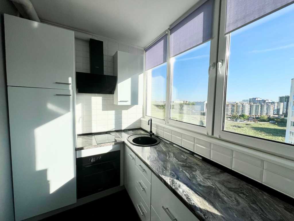 Продажа 2-комнатной квартиры 65 м², Боголюбова ул., 33