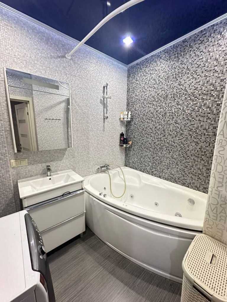 Продажа 3-комнатной квартиры 74 м², Академика Вильямса ул.