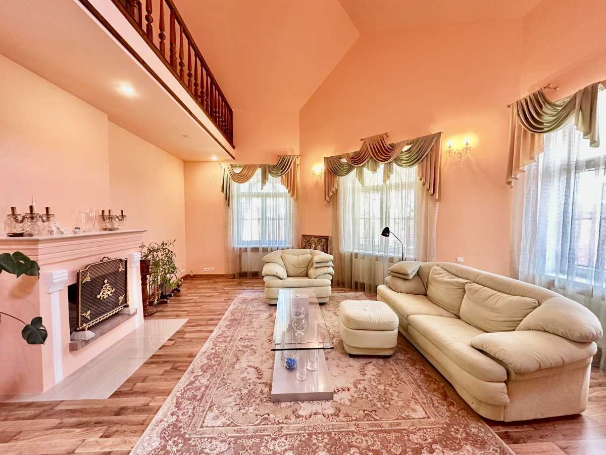 Продаж будинку 240 м², Квітки Цісик вул., 81