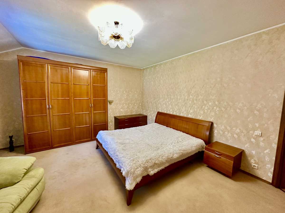 Продаж будинку 240 м², Квітки Цісик вул., 81