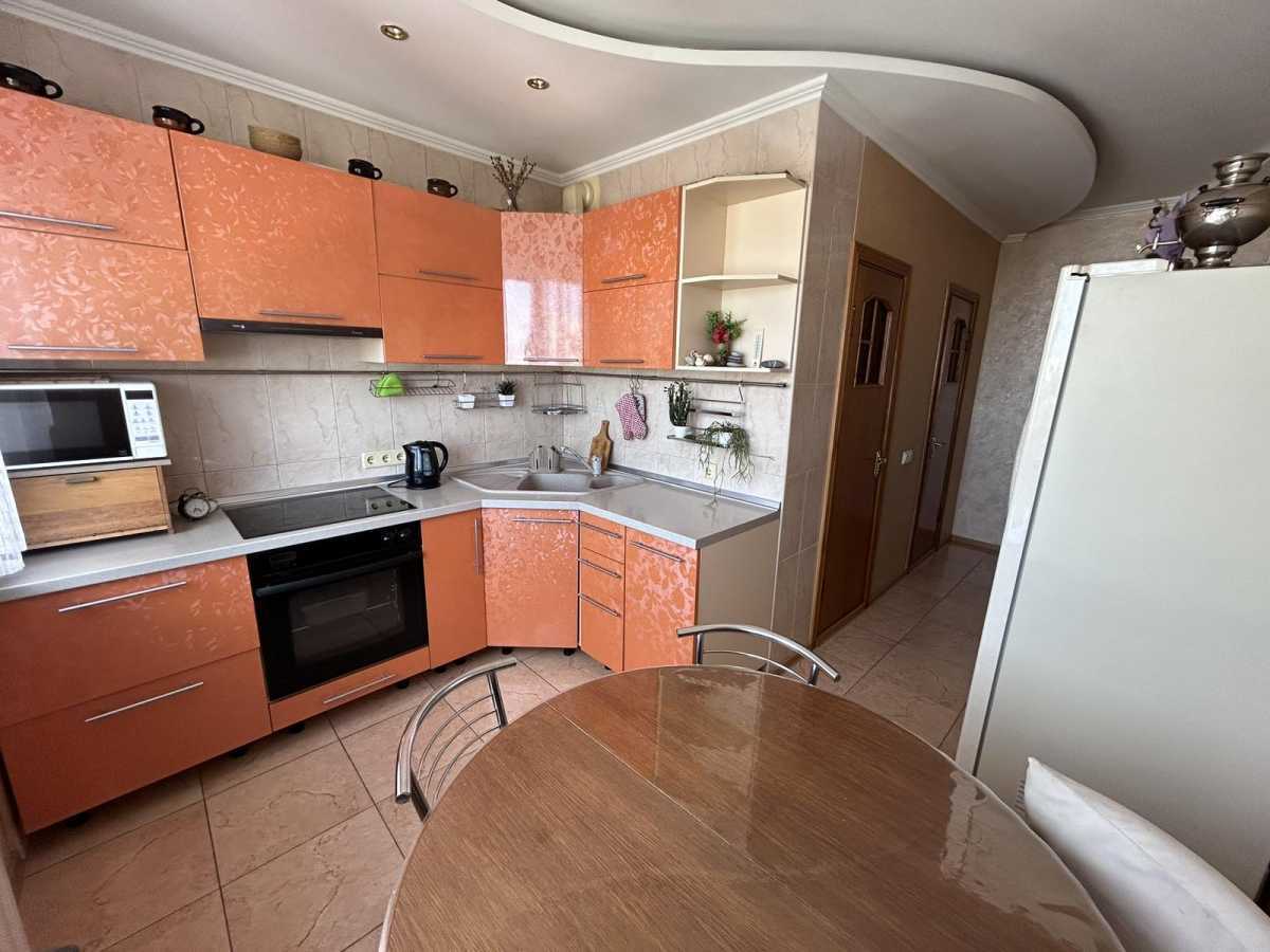 Оренда 3-кімнатної квартири 74 м², Наталії Ужвій вул., 4Г