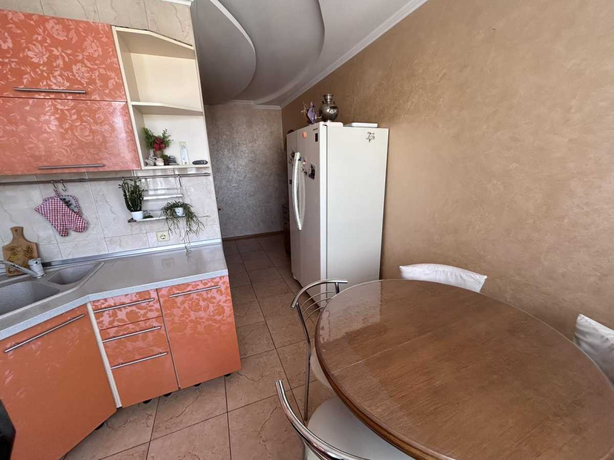Оренда 3-кімнатної квартири 74 м², Наталії Ужвій вул., 4Г