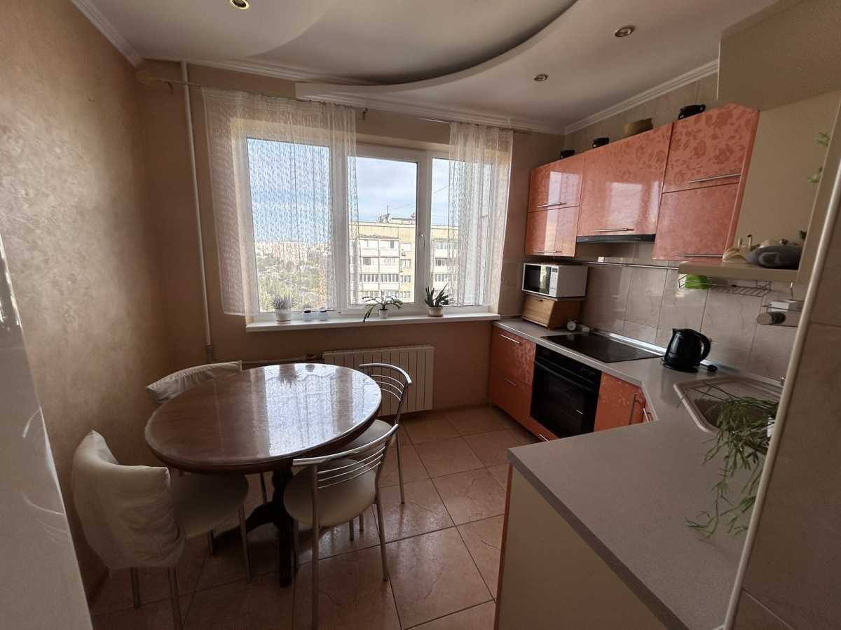 Оренда 3-кімнатної квартири 74 м², Наталії Ужвій вул., 4Г