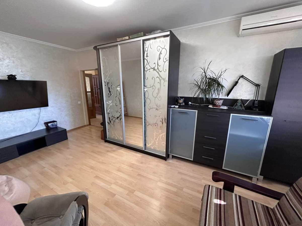 Оренда 3-кімнатної квартири 74 м², Наталії Ужвій вул., 4Г