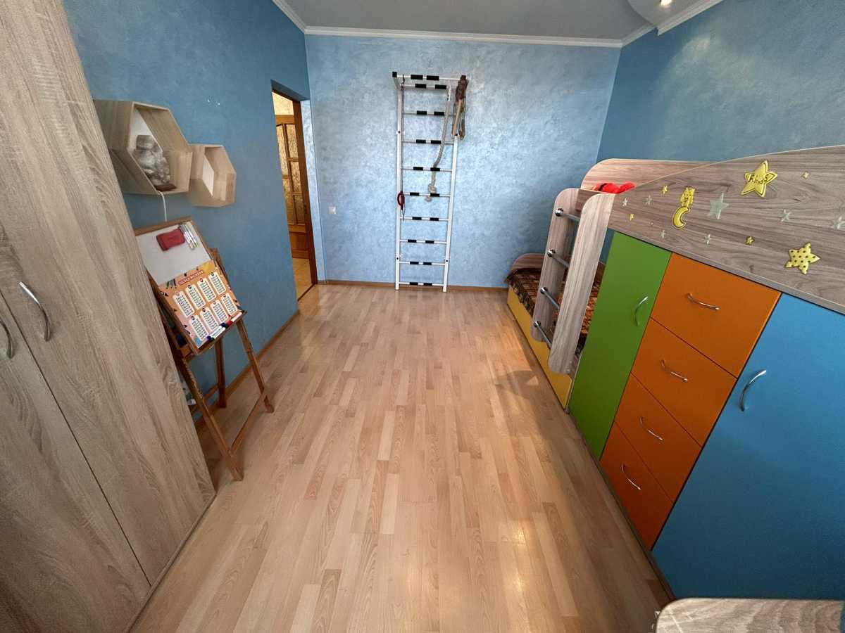Оренда 3-кімнатної квартири 74 м², Наталії Ужвій вул., 4Г