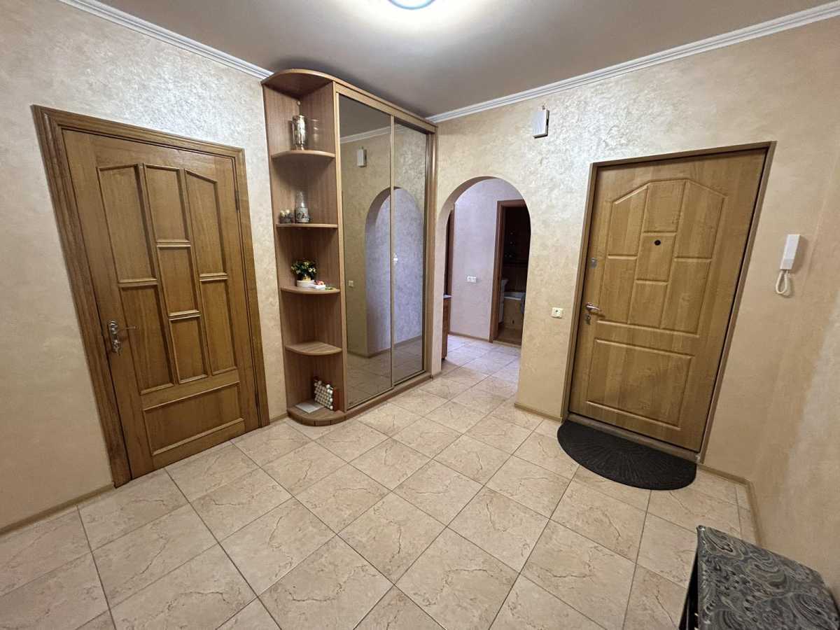 Оренда 3-кімнатної квартири 74 м², Наталії Ужвій вул., 4Г