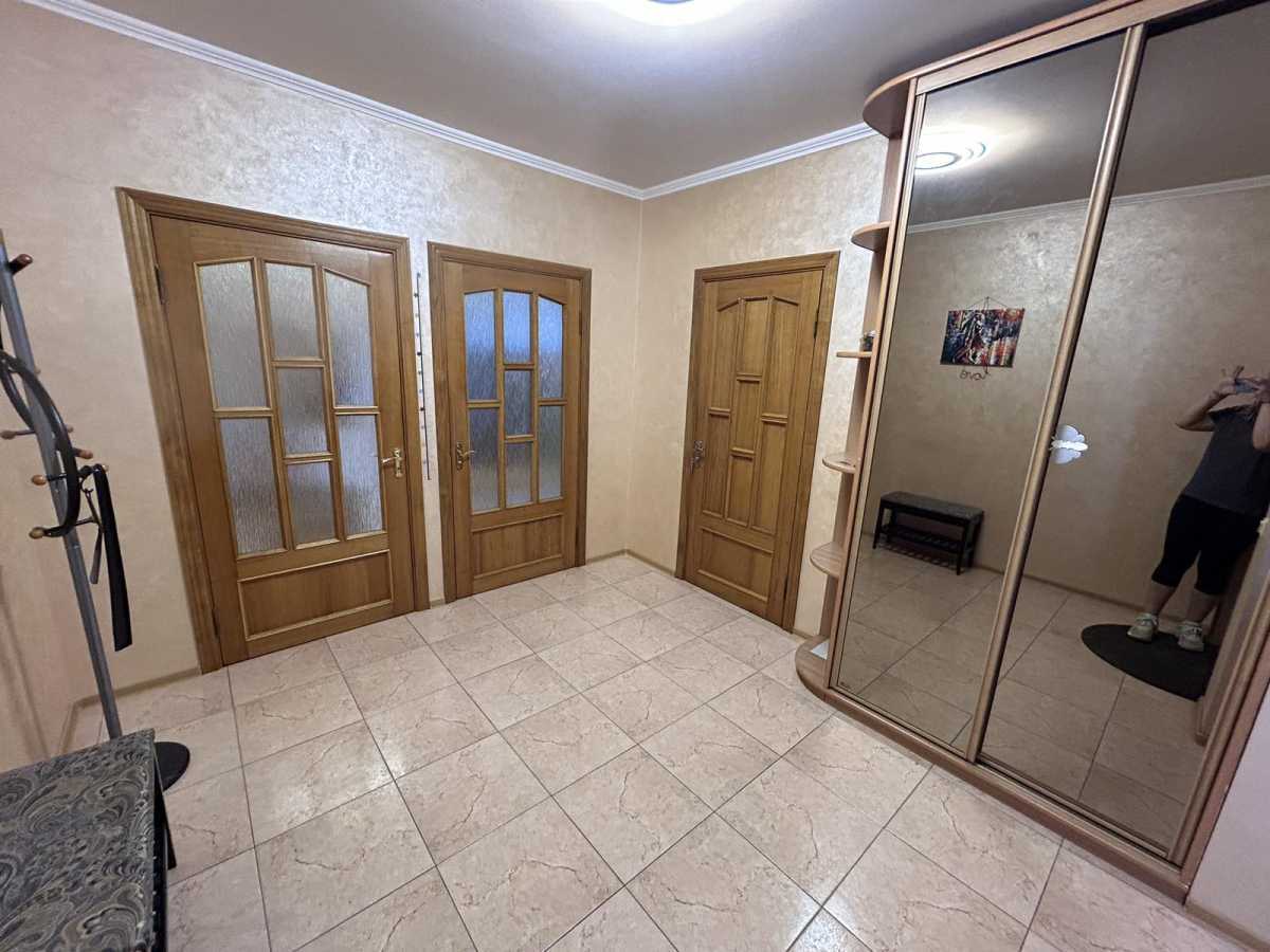 Оренда 3-кімнатної квартири 74 м², Наталії Ужвій вул., 4Г