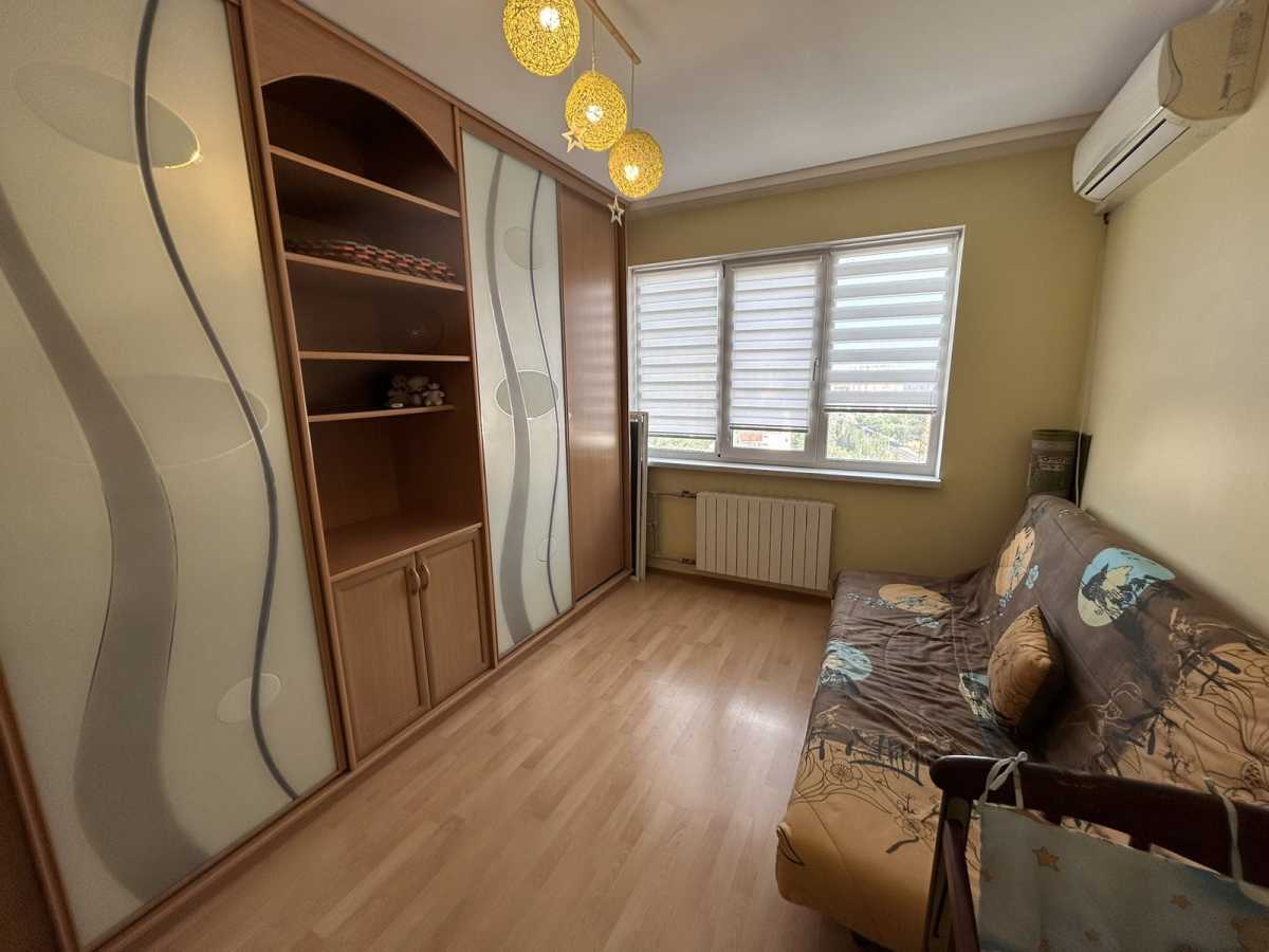 Оренда 3-кімнатної квартири 74 м², Наталії Ужвій вул., 4Г