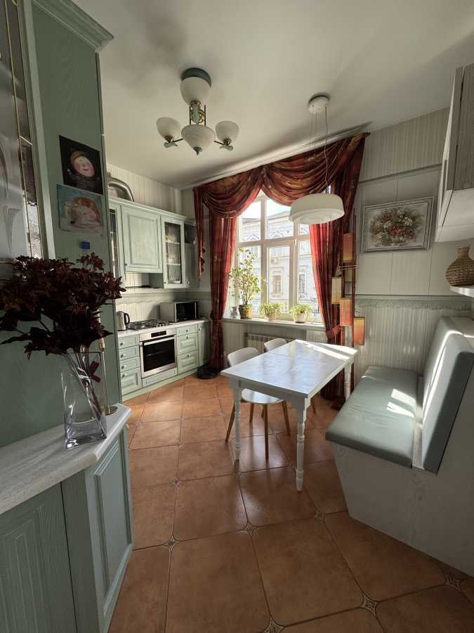 Продаж 3-кімнатної квартири 79 м², Братська вул., 10
