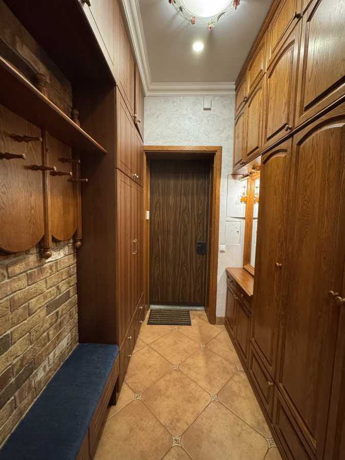 Продаж 3-кімнатної квартири 79 м², Братська вул., 10