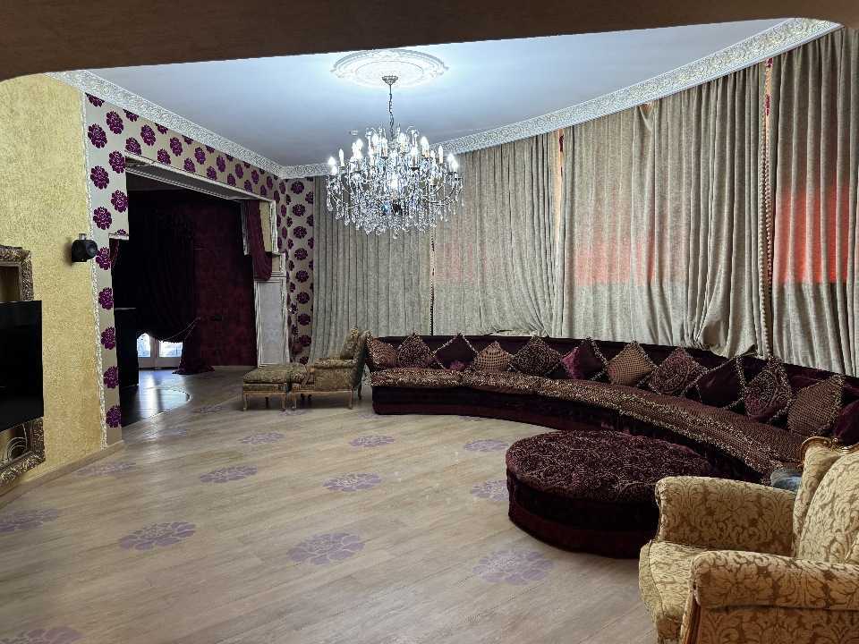 Продаж будинку 419.2 м², Володимирська, 30
